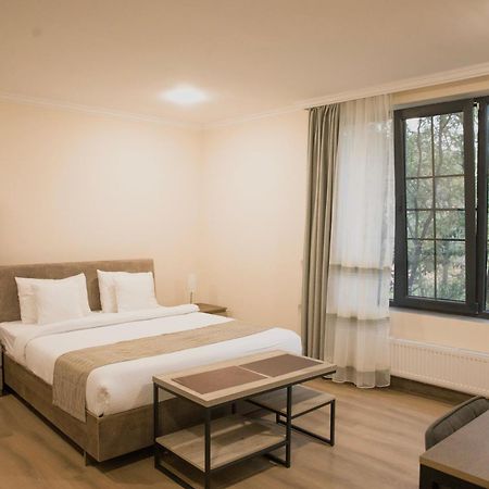 Madin Eco Hotel Debed Exterior foto
