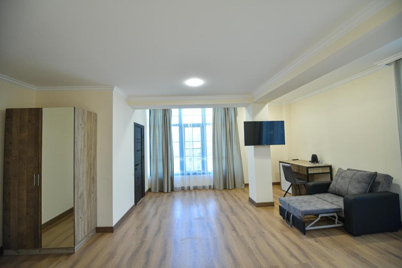 Madin Eco Hotel Debed Exterior foto