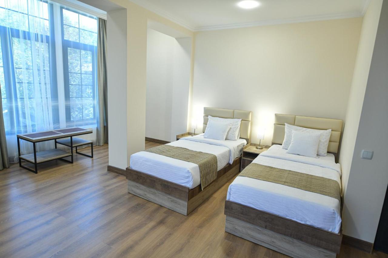 Madin Eco Hotel Debed Exterior foto